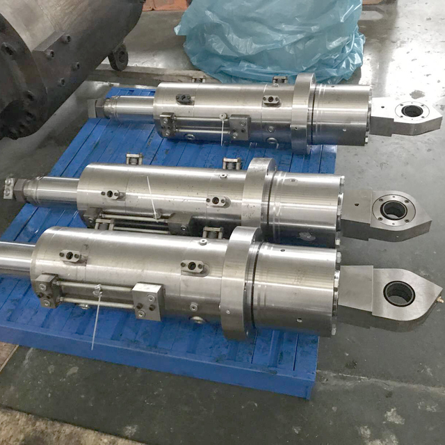Custom hydraulic cylinder